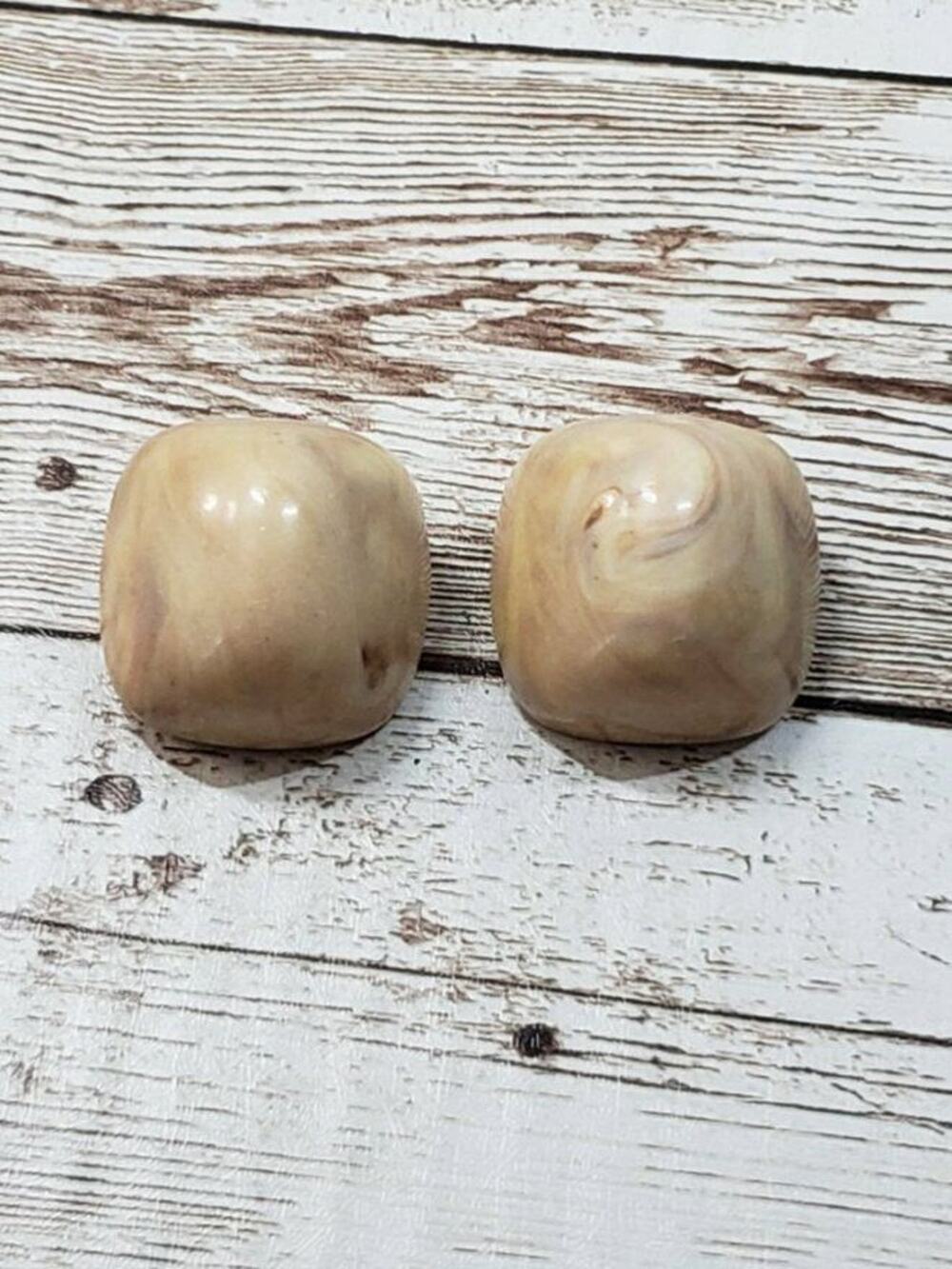 Vintage Clip On Earrings - Unusual Swirly Beige 3D Earrings